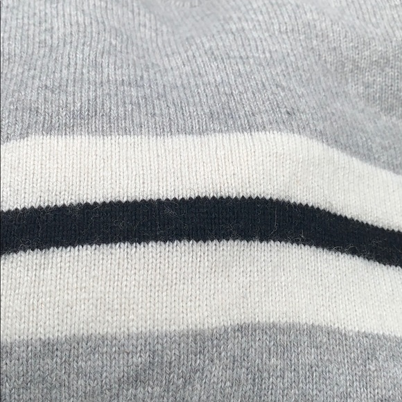📌 Brandy Melville Bernadette Striped Sweater - Picture 5 of 6